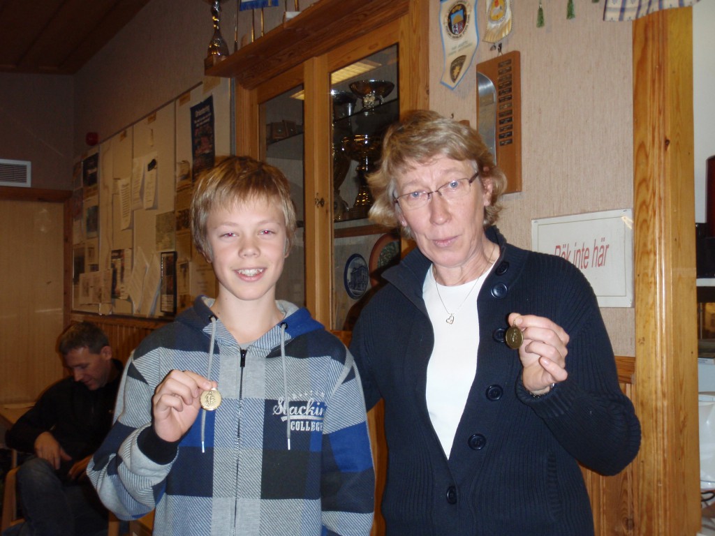Två glada klubbmästare: Oskar & EvaKarin
