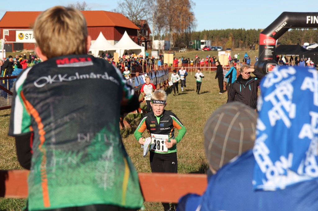 Leo in mot växel.