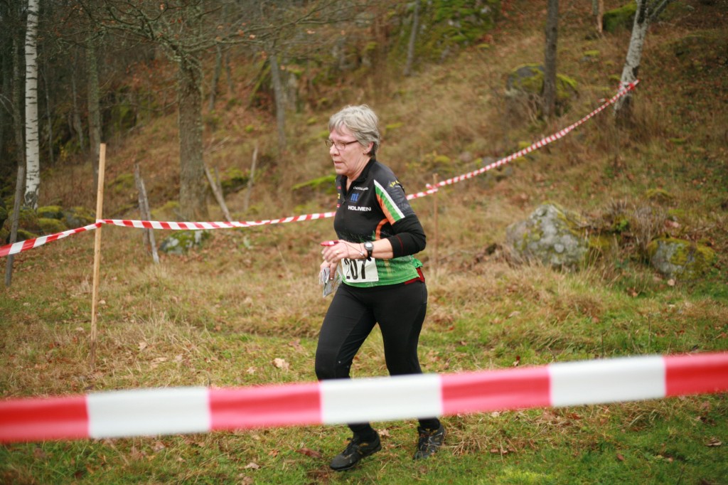 Britt-Marie mot mål efter förstasträckan i veterankavlen