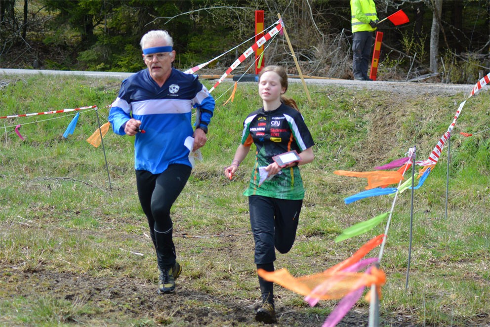 Elin spurtar lätt förbi på upploppet