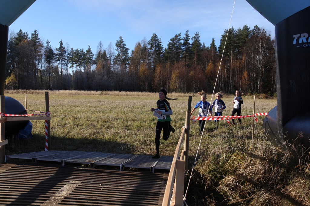 Linnea på väg mot växel i ledningen i D 12