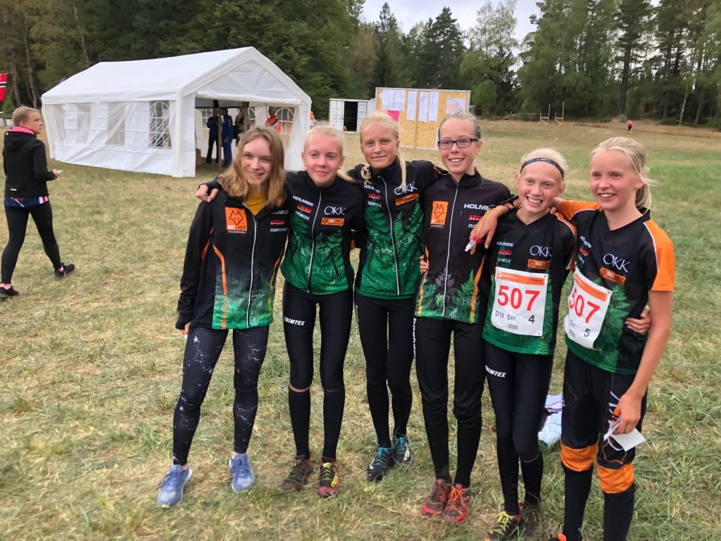Ada, Linnea, Fanny, Alva, Annie och Yrsa på plats 7!!